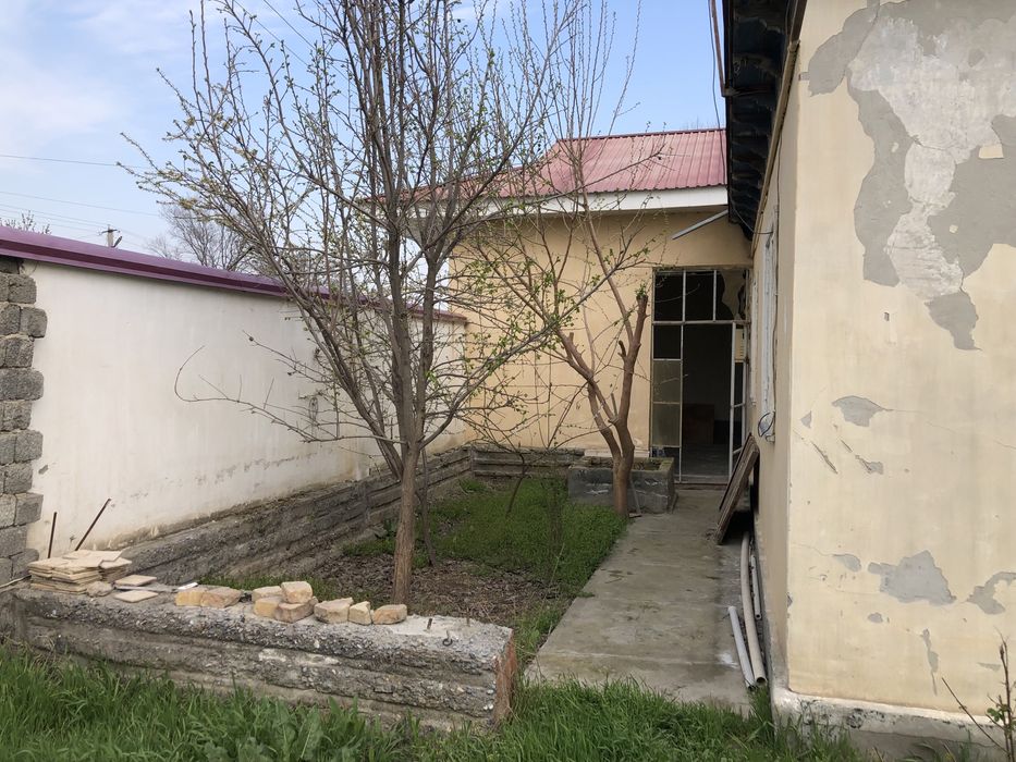 Ховли Уй сотилади