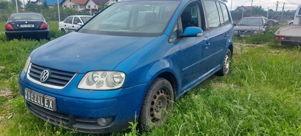 Dezmembrari Volkswagen Touran 1.6 FSi cod BAG