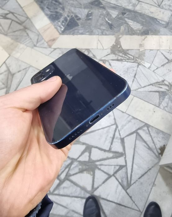 iPhone 12 batareka 82%