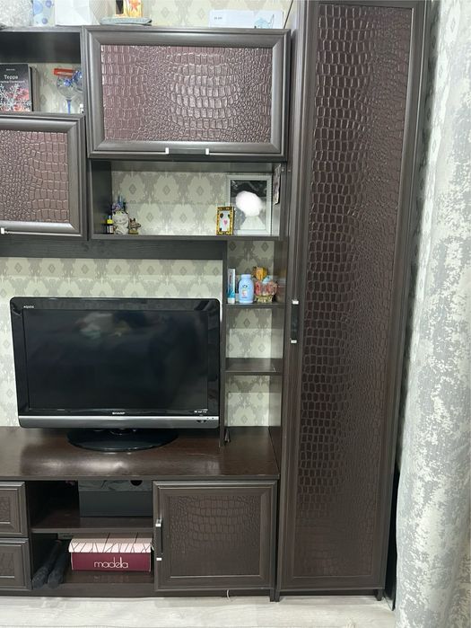 Шкаф черный, тв зона