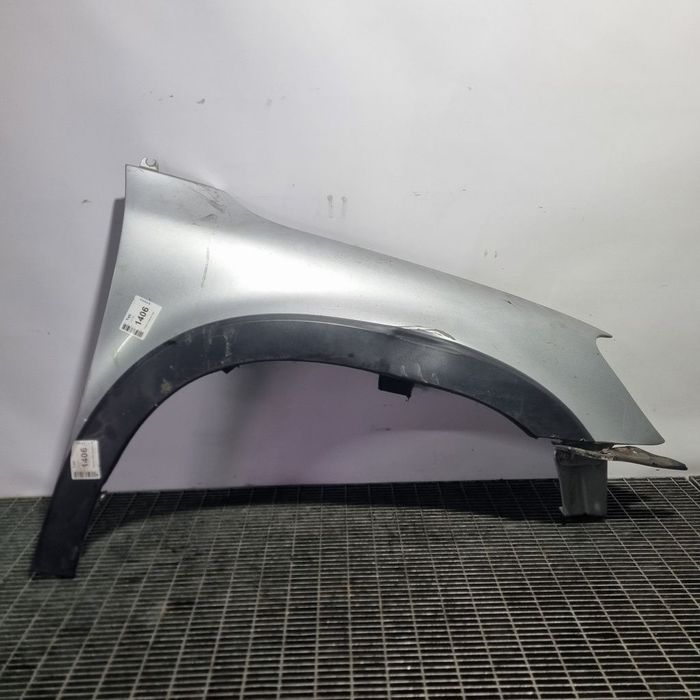 Aripa Dreapta Fata Skoda Yeti 2009 - 2013 4 Usi ARGINTIU (1406) CU DEFECT