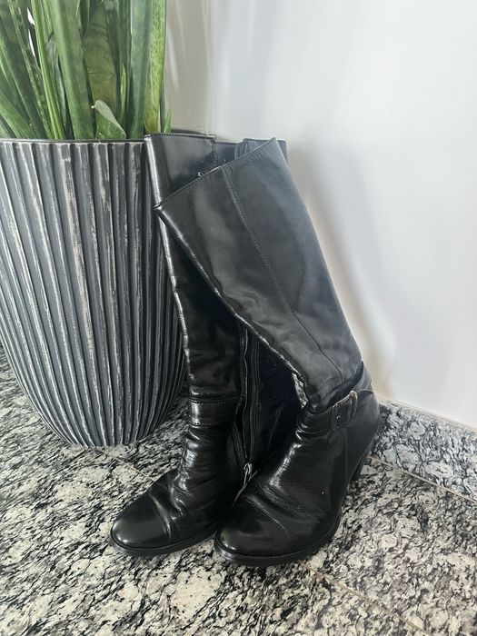 Cizme piele lăcuită nr 35