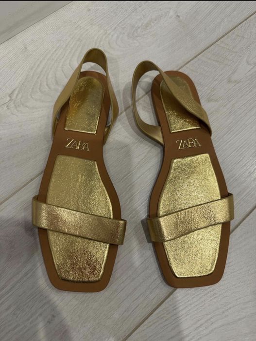 Сандали ZARA золотистые