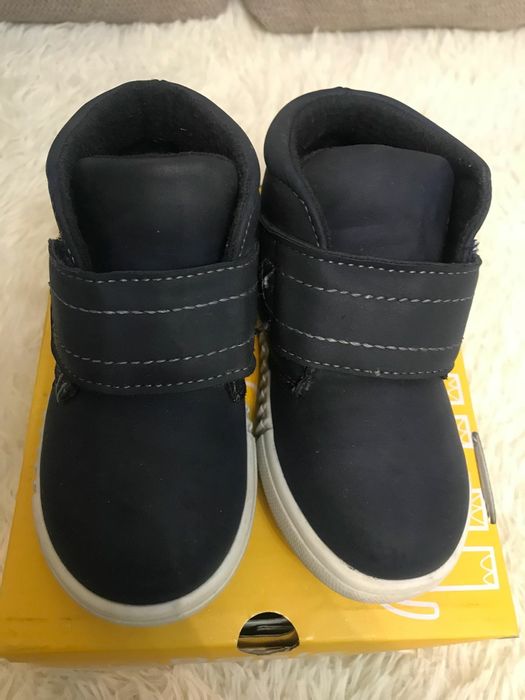 Продам детские ботиночки