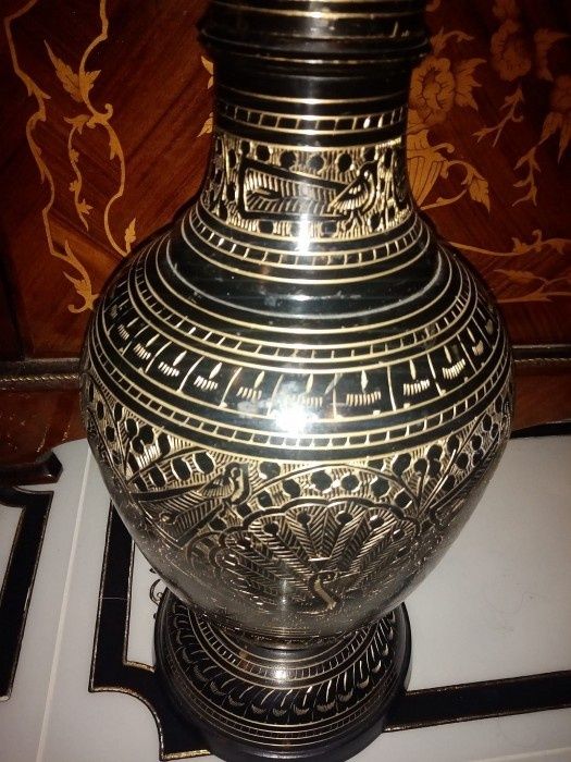 Superbă vaza de dimensiuni impresionante in stil oriental realizata di