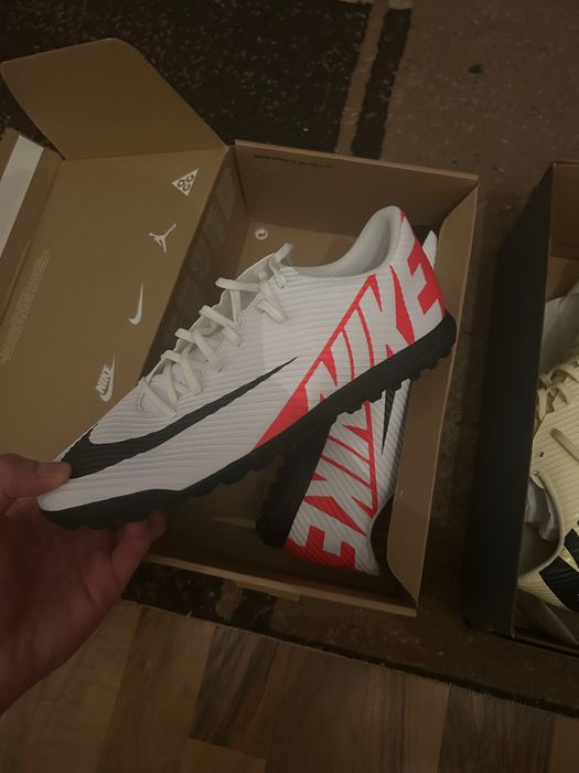 Ghete fotbal sintetic nike