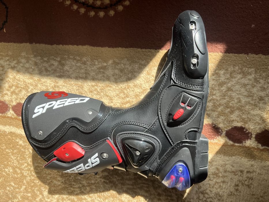 Продам мото боты