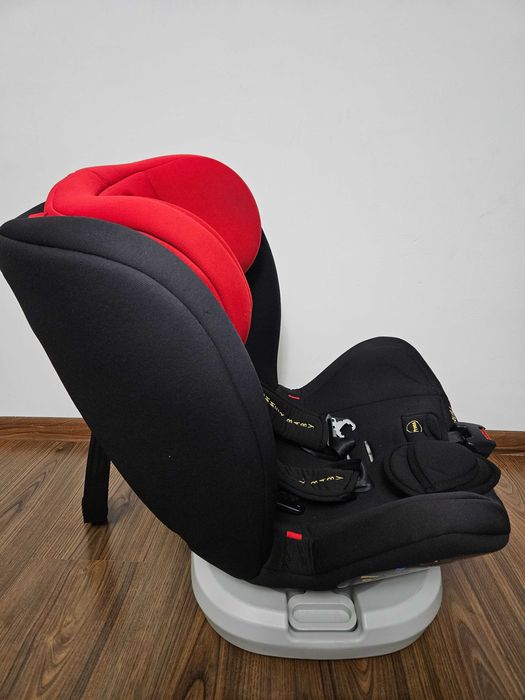 Scaun auto cu prindere Iso Fix