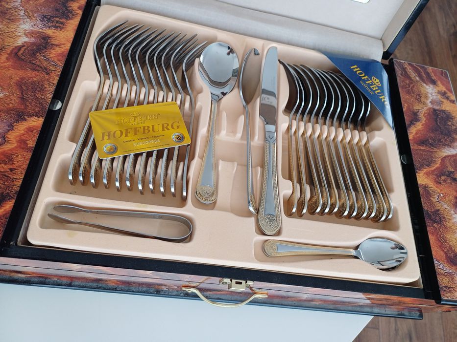 Комплект прибори със златно покритие Versace