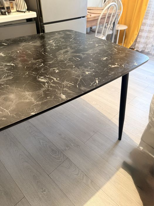 Продам стол для кухни