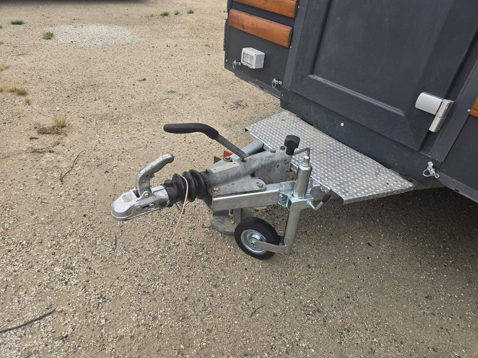 Vand sau inchiriez rulota comerciala