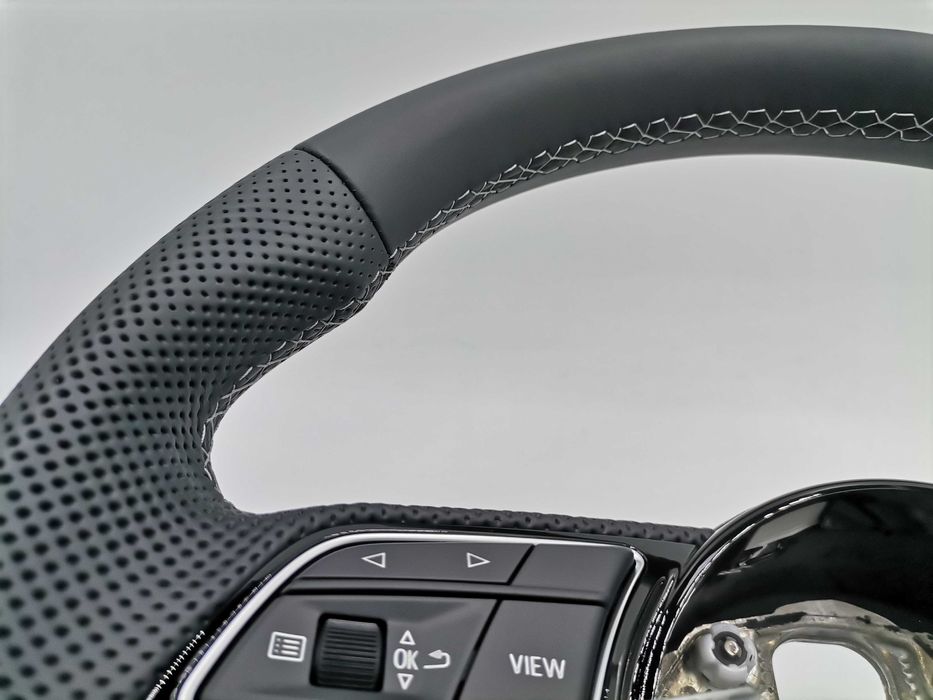 Нов OE Черен Кожен Спортен Волан с Лопатки Audi A3 S3 RS 8Y0419091Q