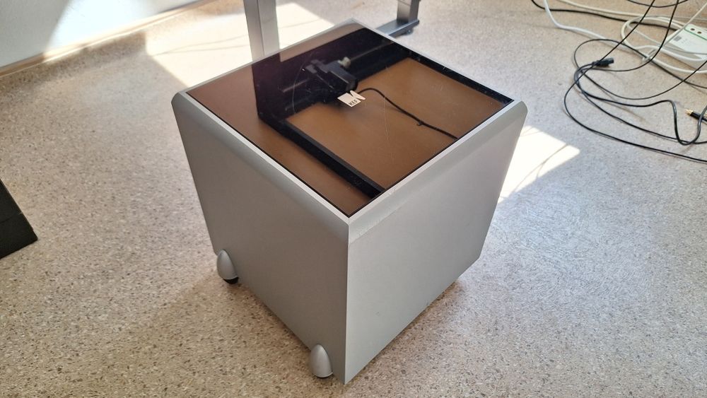 Subwoofer KEF PSW 2010 10" 250w