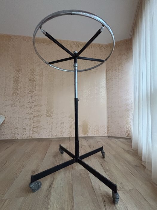 Метален щендер закачалка за дрехи