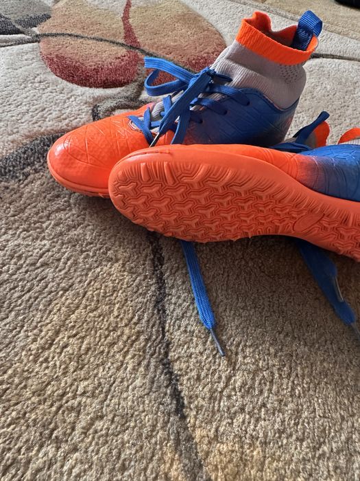 Бутинки за футбол