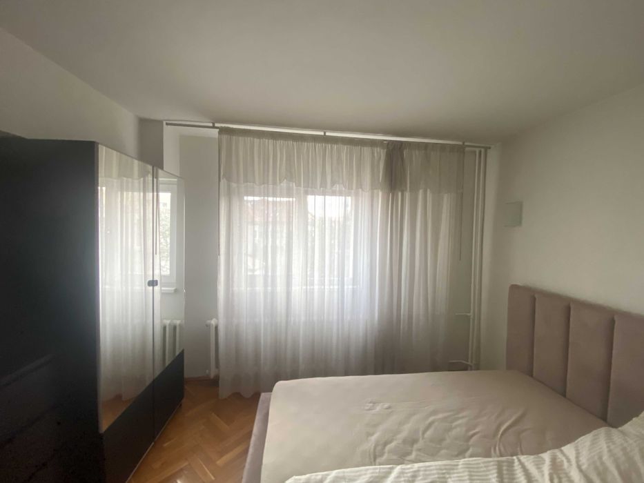 Proprietar, apart 3 camere 84 mp bloc 1983 str Viitorului (Lizeanu), et 2/10