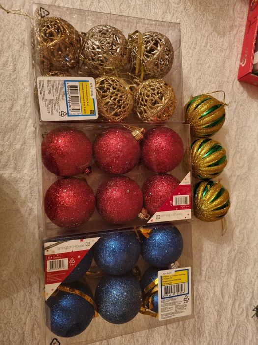 Елочные игрушки, нарядные