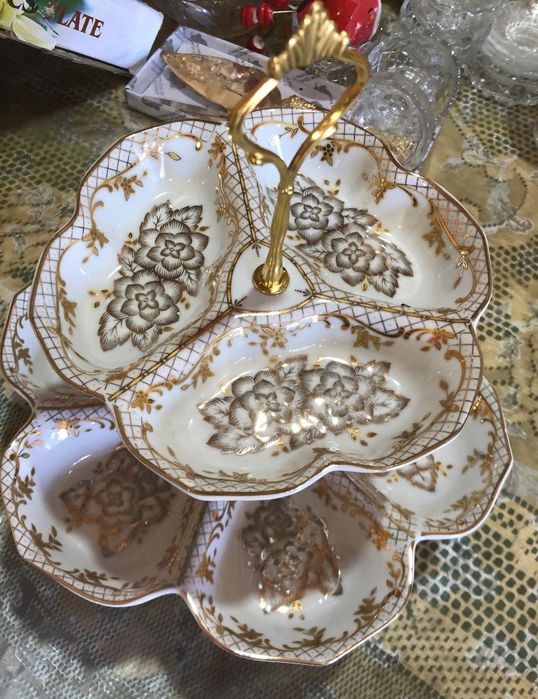 Продам 2 шт.этажерку б/у