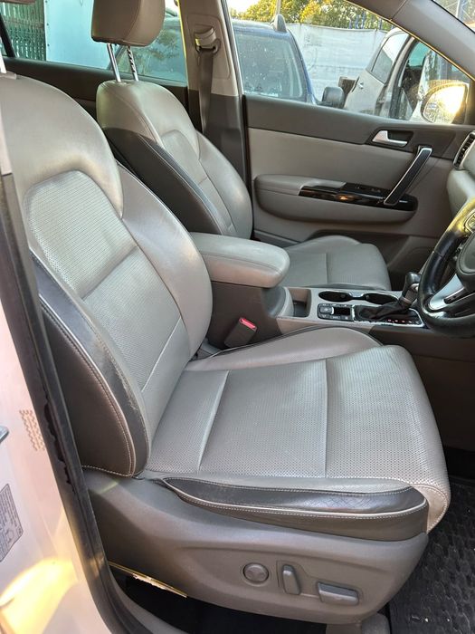 Interior din piele cu reglaj electric Kia Sportage 2016