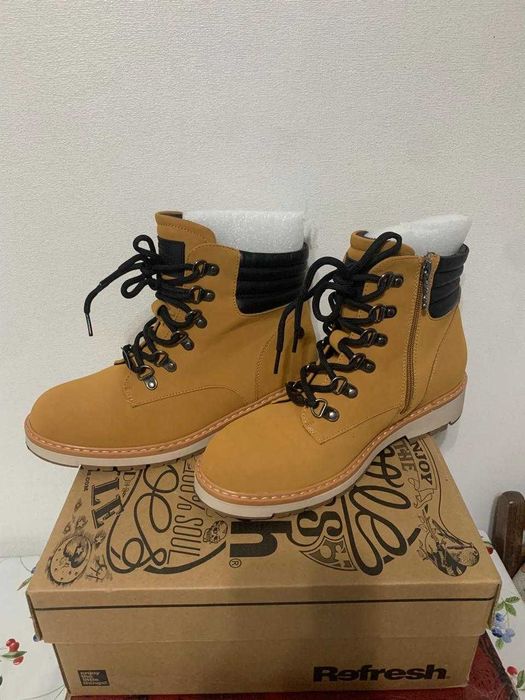 срочно продается брендовая обувь 39 размер