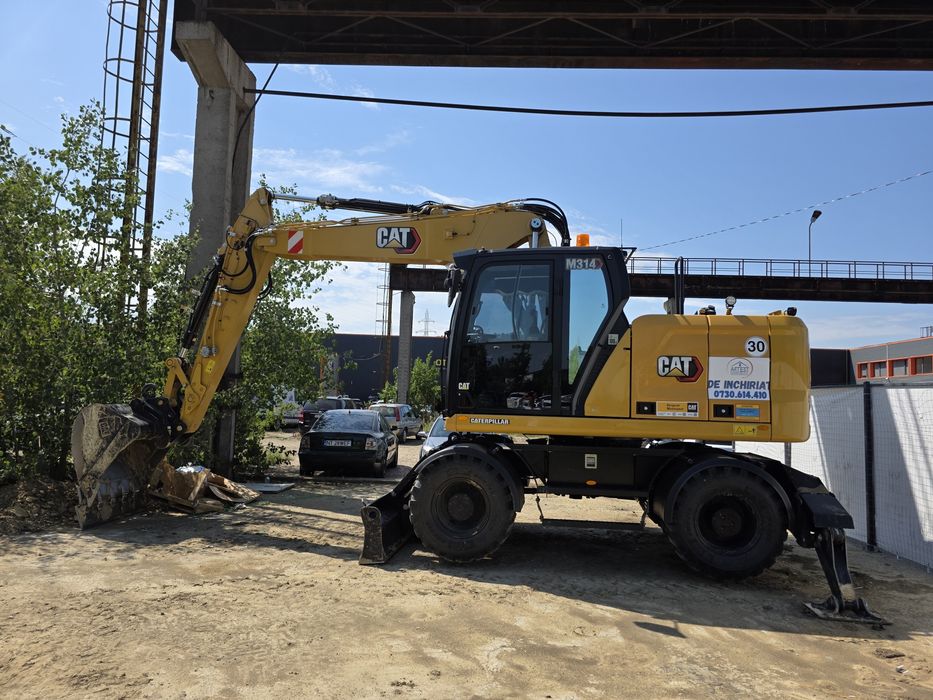 Inchiriez EXCAVATOR 16tone pe roti in Iasi si localitatii apropiate