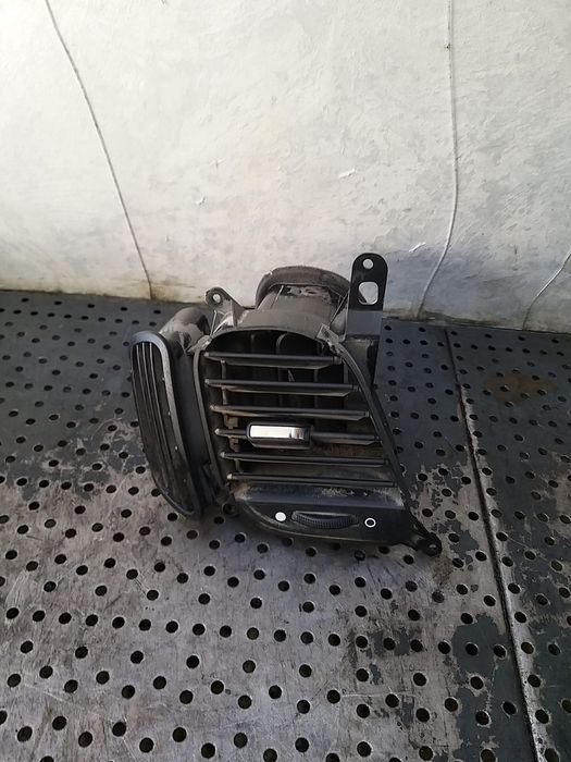 Grila aer ventilatie stanga bord iveco daily 6 a504227012