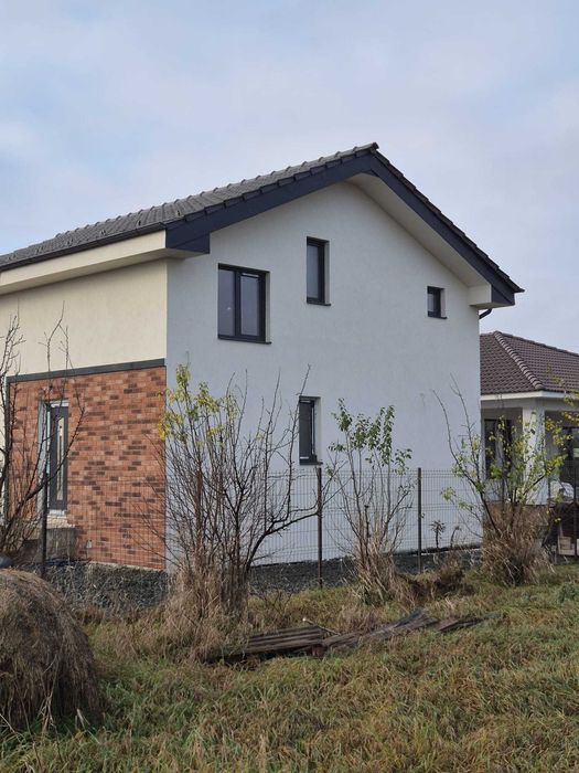 Casă de vânzare în Jucu de Sus, Cluj, modernă, perfectă pentru familie