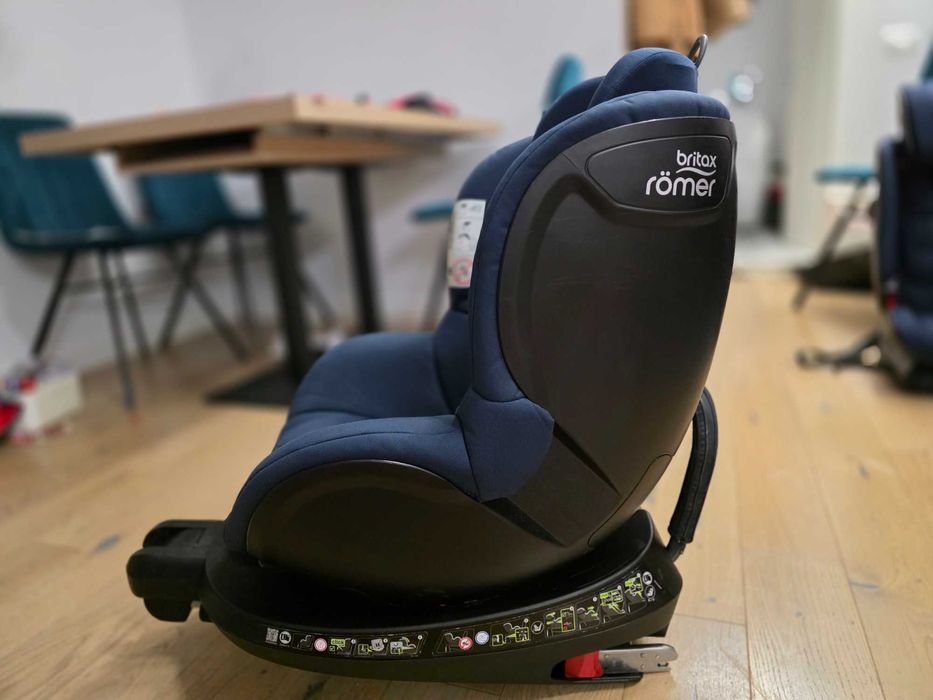 Scaun auto ISOFIX Britax Römer DUALFIX² R – 0–18 kg (rotativ 360°)