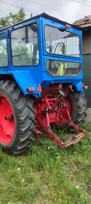 Tractor universal 650