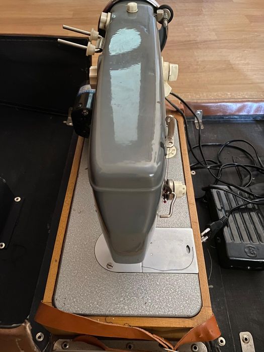 Швейная машинка Чайка-2