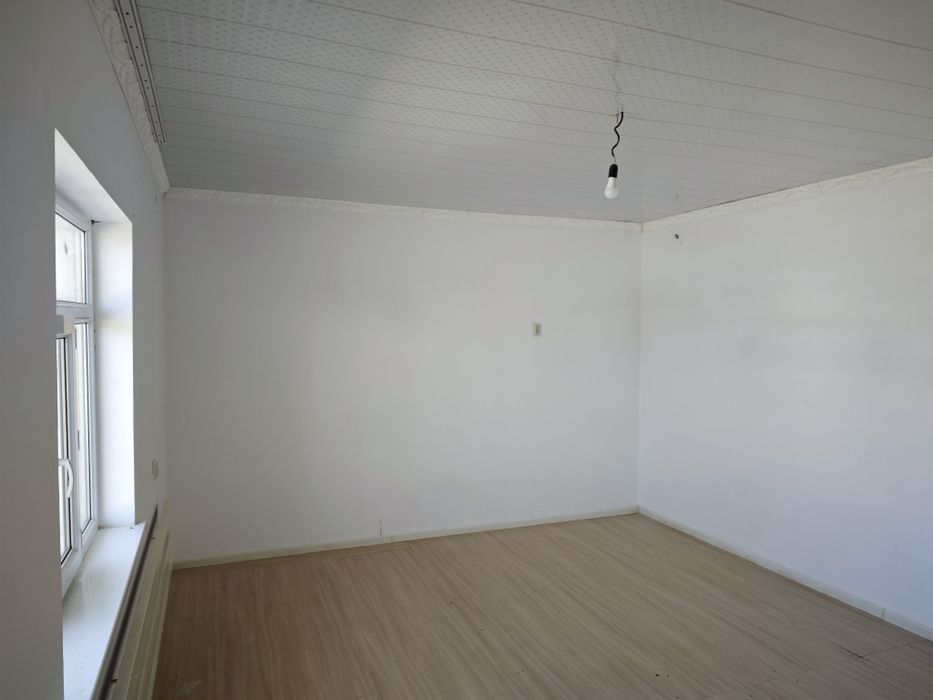 Жер үй сатылады.