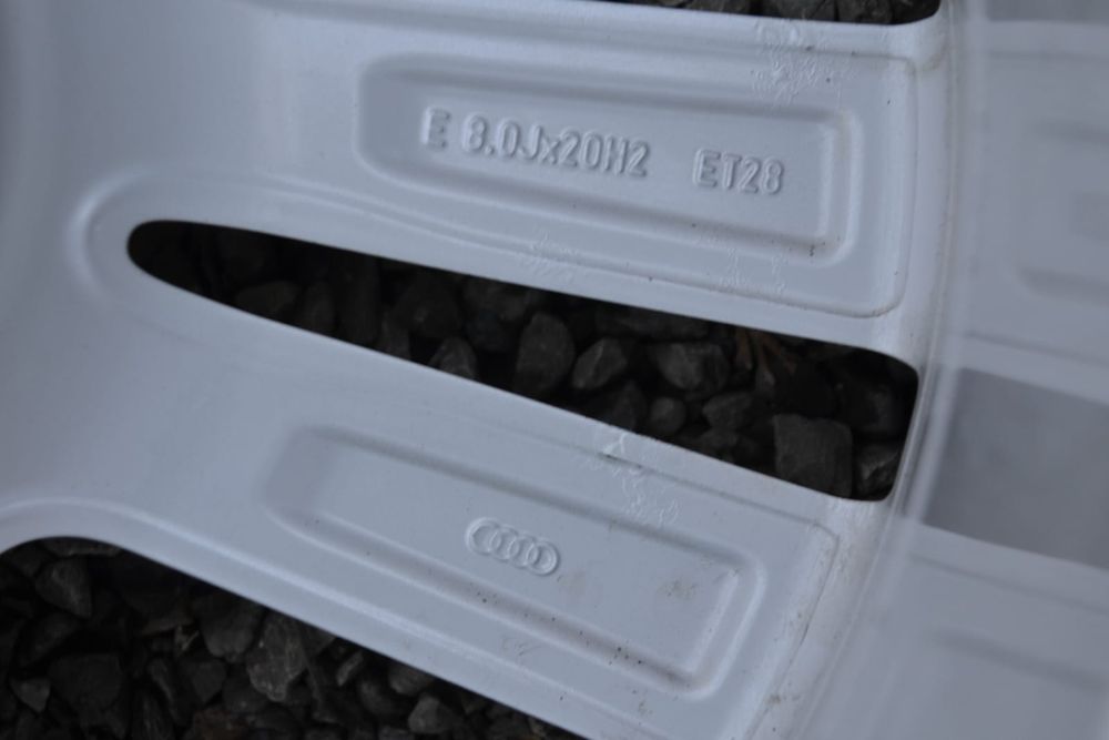 Vând set roti Audi Q7 CITIȚI DESCRIEREA