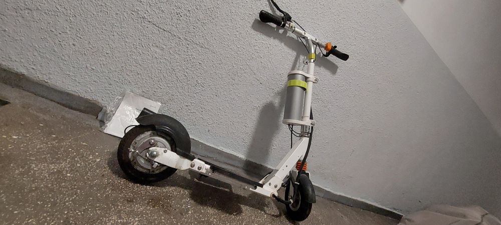 Vand trotineta electrica