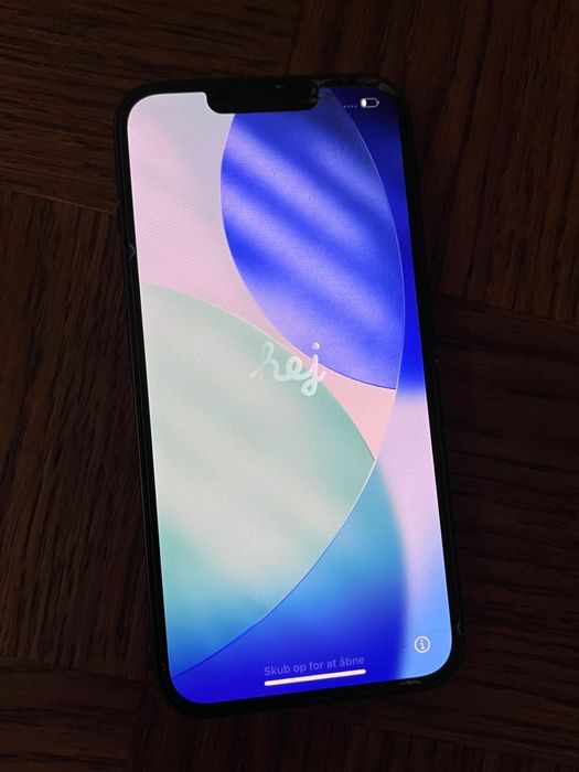 Продам айфон 13