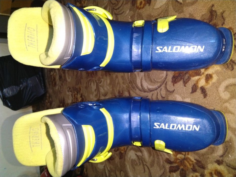 Екипировка за ски. Ски обувки, каски и Ски