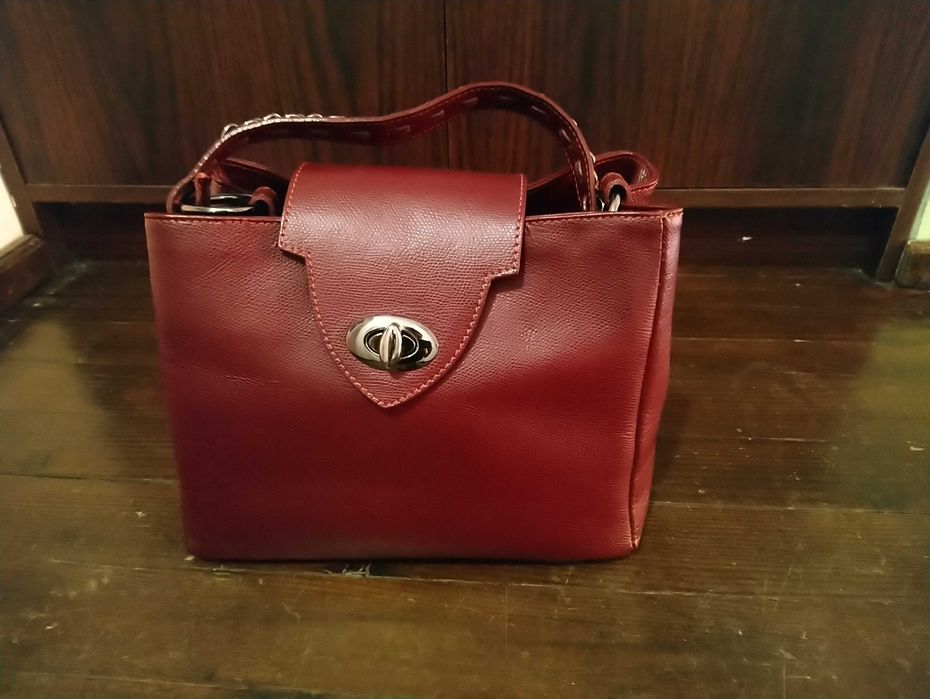 Дамска чанта естествена кожа