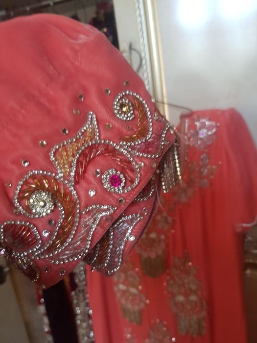 Kelin ko'ylak kamplekt ukasheniy