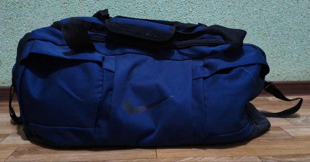 Спортивная сумка Nike