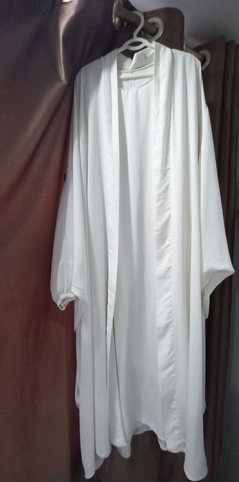 Abaya. Ayollar koylagi