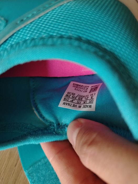 Нови Adidas маратонки, 35 номер