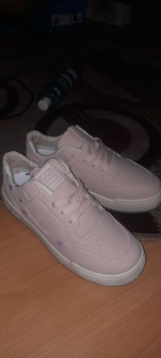 Кроссовки новые из Temu