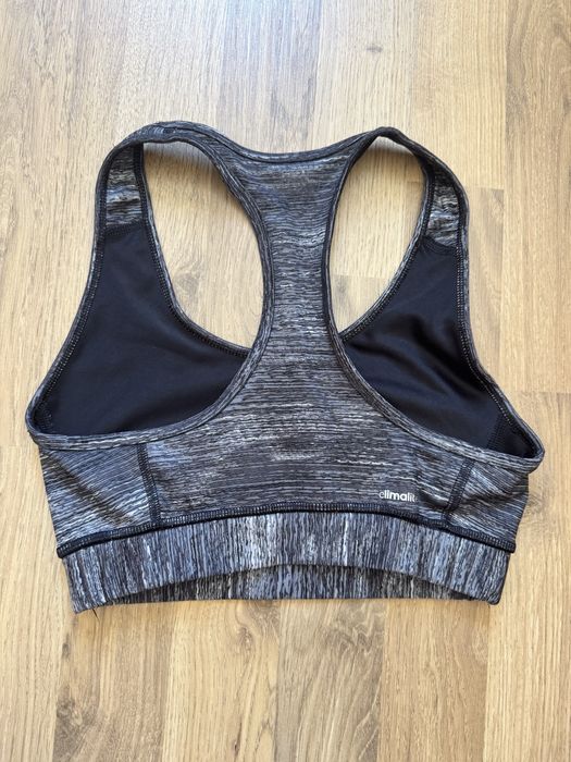 Сиво спортно бюстие на Adidas размер Xs/XXS