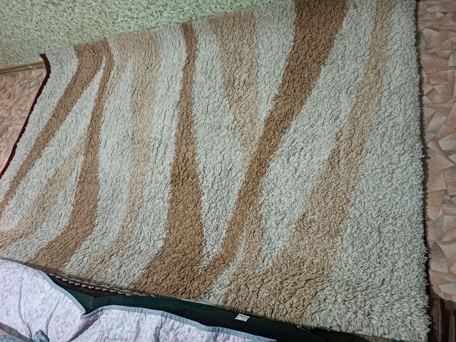 Продается ковер травка