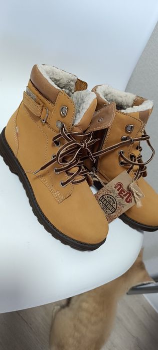 Продам зимние ботинки 36р