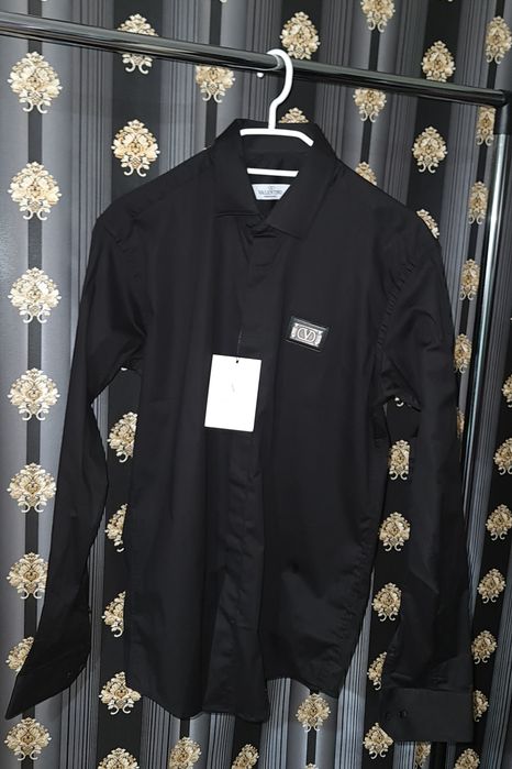 Camasa Amiri / VALENTINO  / Dsquared2 / burberry