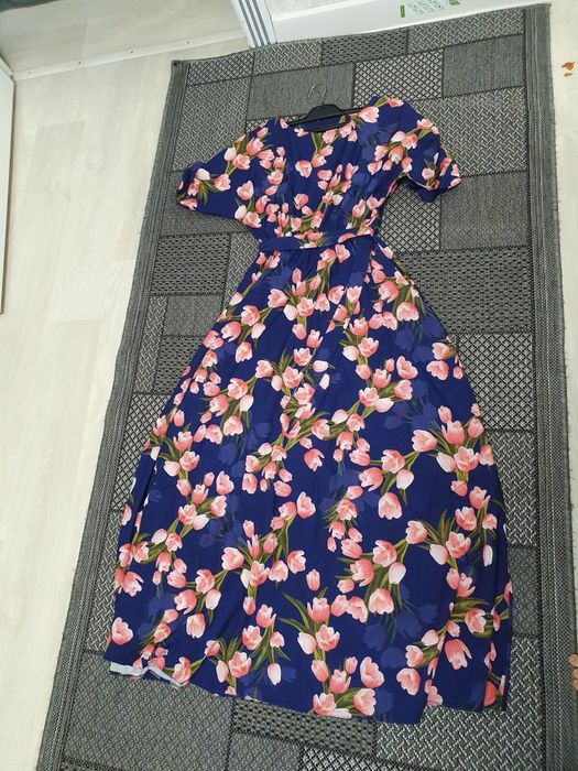 Женская одежда (платье)