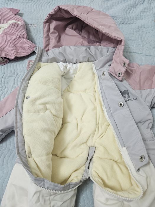 Продам детский зимний комбинезон для девочки