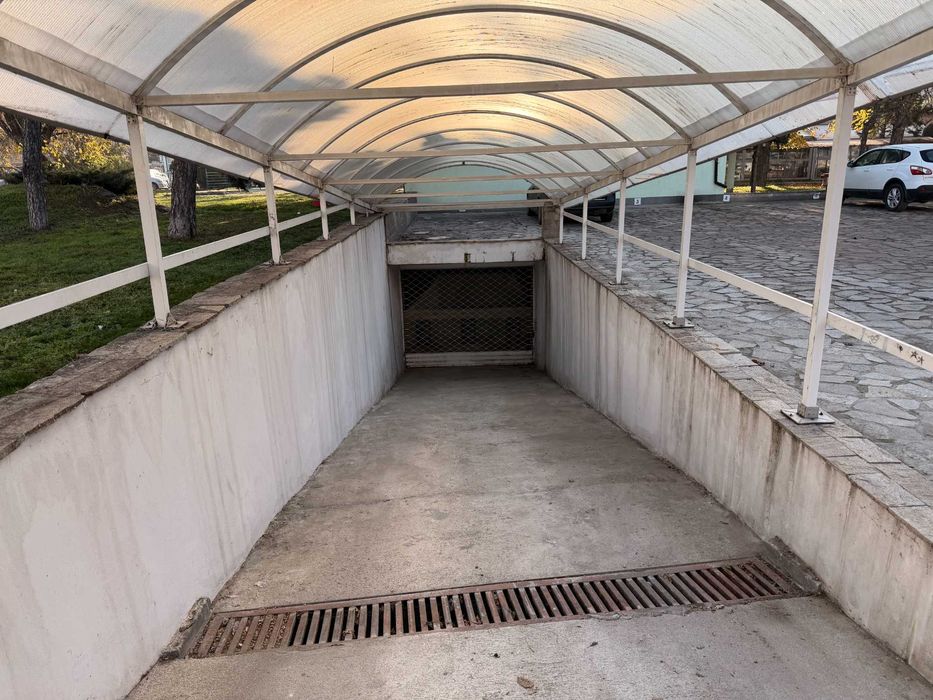 Гараж в топ центъра на Свиленград