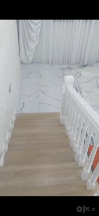 Qarshi kvartira 4 xona 2 etajli.