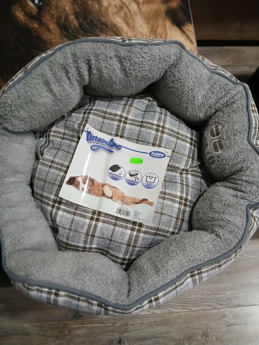 Продавам котешко легло